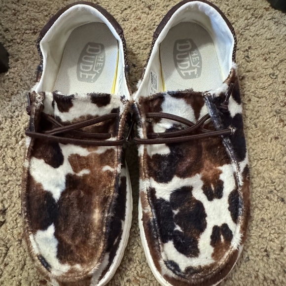 Hey Dude Brown and White Cow Patterned Shoes 9 - Picture 1 of 5
